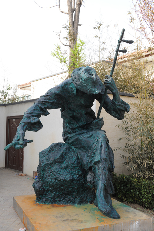 錢紹武先生雕塑作品《阿炳像》-2.jpg